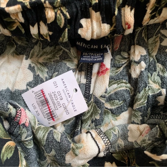 NWT Floral Tie-waist Wide Leg Pants - Picture 6 of 6